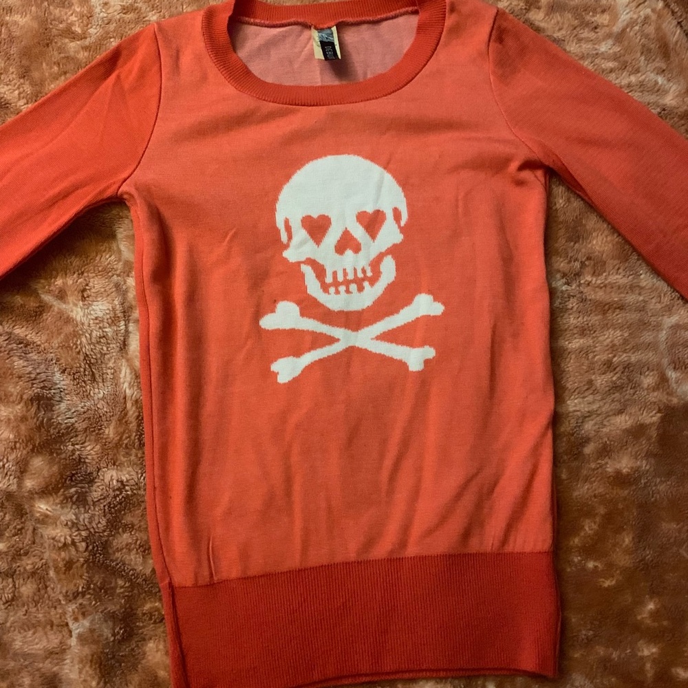 Pink long sleeve heart eye skull long shirt